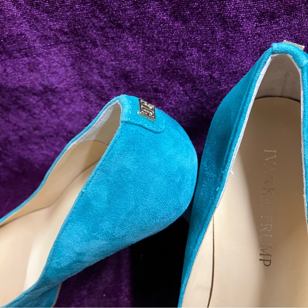 Ivanka Trump teal green heels